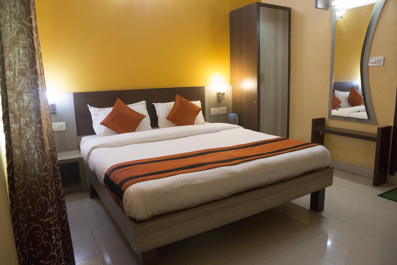 Oyo 7680 Park Lagoon Hotel Puri Exterior photo